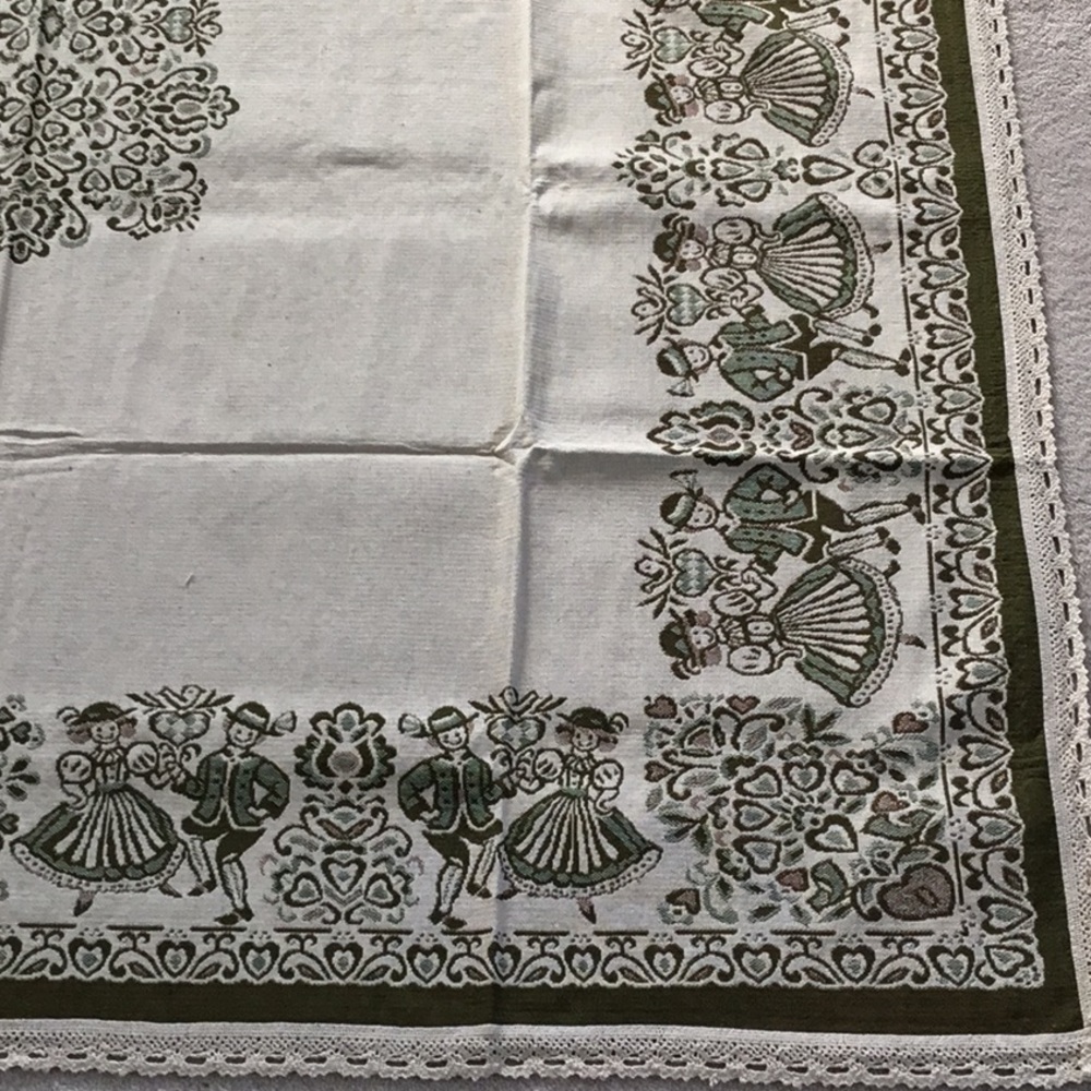Rectangular cotton tablecloth 70.5”x 53”